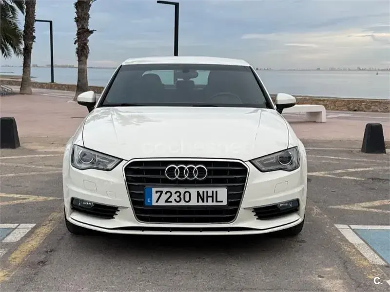Usado Audi A3 S-Line 150 CV (110 kW) 2014 Blanco Berlina