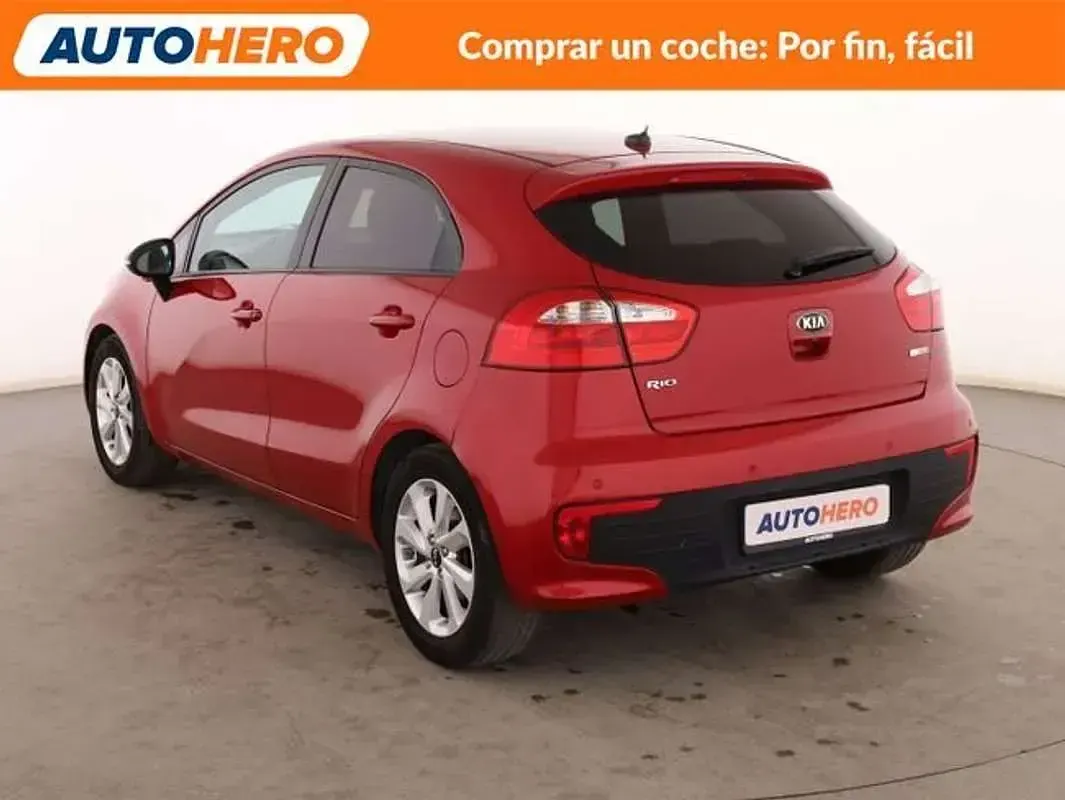 Usado Kia Rio 75 CV (55 kW) 2016 Rojo Utilitario