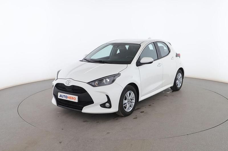 Blanco Usado 2022 Toyota Yaris Edition Utilitario | 18.599 € (Un poco caro) - Imagen 1/3