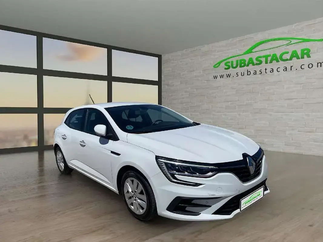 Usado Renault Mégane II Intens 116 CV (85 kW) 2022 Blanco Berlina
