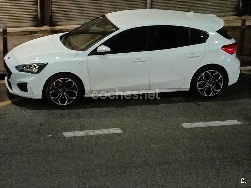Usado Ford Focus ST-Line 125 CV (91 kW) 2019 Blanco Berlina