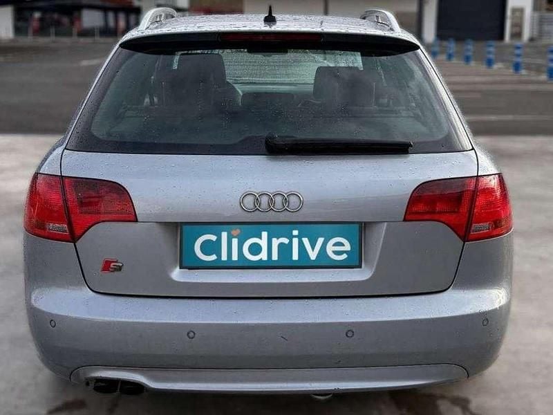 Usado Audi A4 Premium 140 CV (102 kW) 2005 Gris Familiar