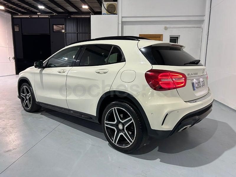 Usado Mercedes GLA220 AMG line 170 CV (125 kW) 2015 Blanco SUV