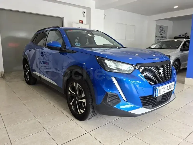 Usado Peugeot 2008 Allure 130 CV (95 kW) 2021 Azul SUV