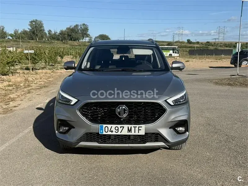 Usado MG ZS Luxury 106 CV (77 kW) 2024 Gris / plata SUV