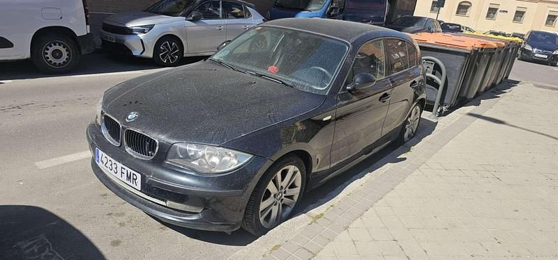 Usado BMW 116 122 CV (89 kW) 2007 Negro Utilitario