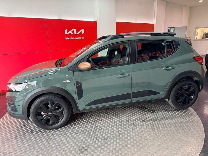 Usado Dacia Sandero Expression 110 CV (80 kW) 2023 Marrón Berlina