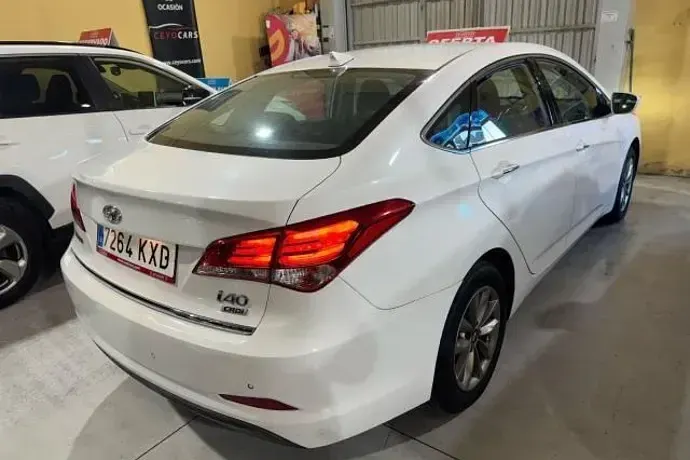 Usado Hyundai i40 116 CV (85 kW) 2019 Blanco Familiar