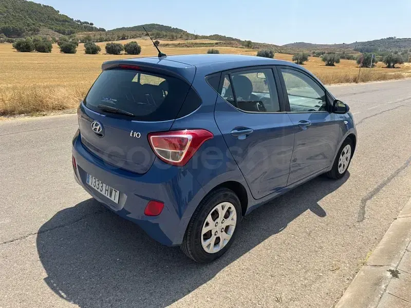 Usado Hyundai i10 66 CV (48 kW) 2014 Azul Utilitario