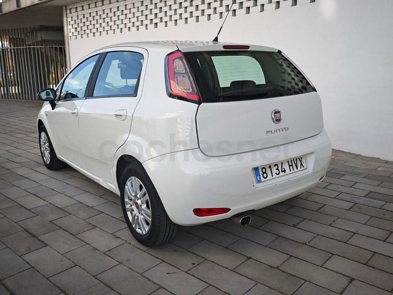 Usado Fiat Punto Pop 69 CV (50 kW) 2014 Blanco Utilitario