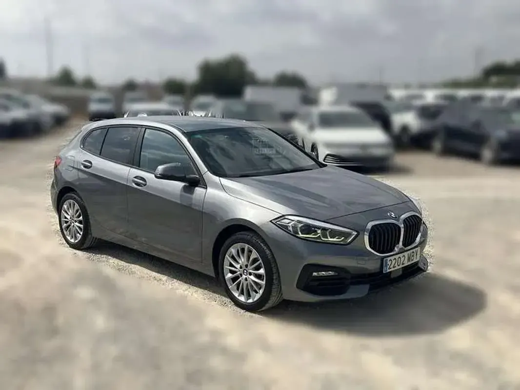 Usado BMW 118 Performance 136 CV (100 kW) 2022 Gris Berlina
