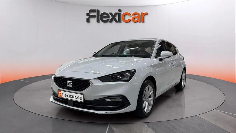 Usado Seat Leon Style 116 CV (85 kW) 2025 Blanco Familiar