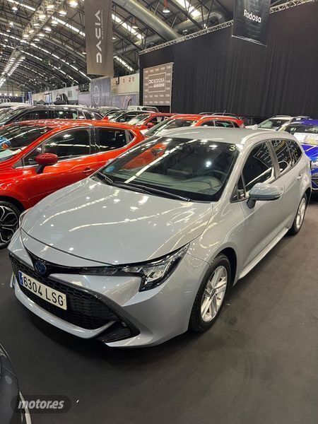Gris Usado 2021 Toyota Corolla Business Edition Familiar | 21.900 € (Un poco caro) - Imagen 1/1