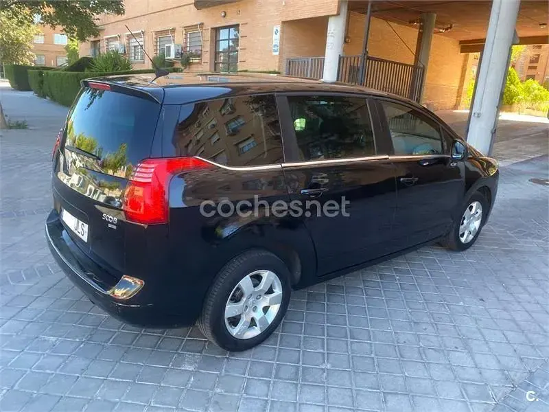 Usado Peugeot 5008 Business-Line 112 CV (82 kW) 2012 Negro Monovolumen