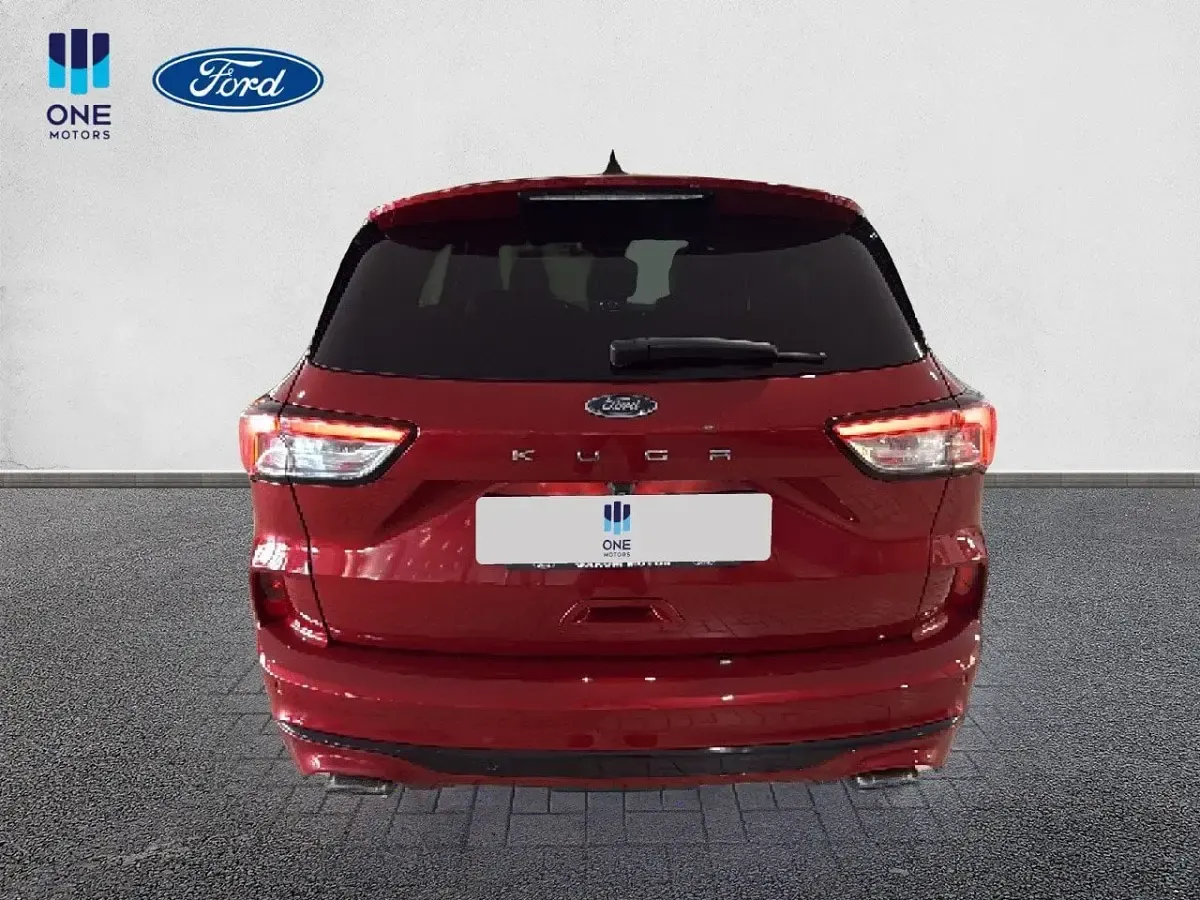 Usado Ford Kuga ST-Line X 150 CV (110 kW) 2022 Rojo lucid (metalizado) SUV