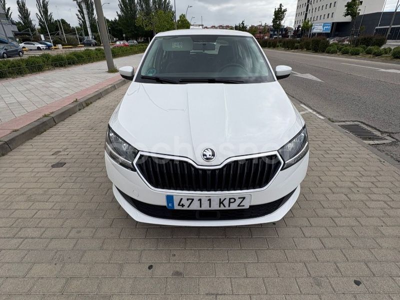 Blanco Usado 2018 Skoda Fabia Ambition Berlina | 9900 € (Precio justo) - Imagen 1/4