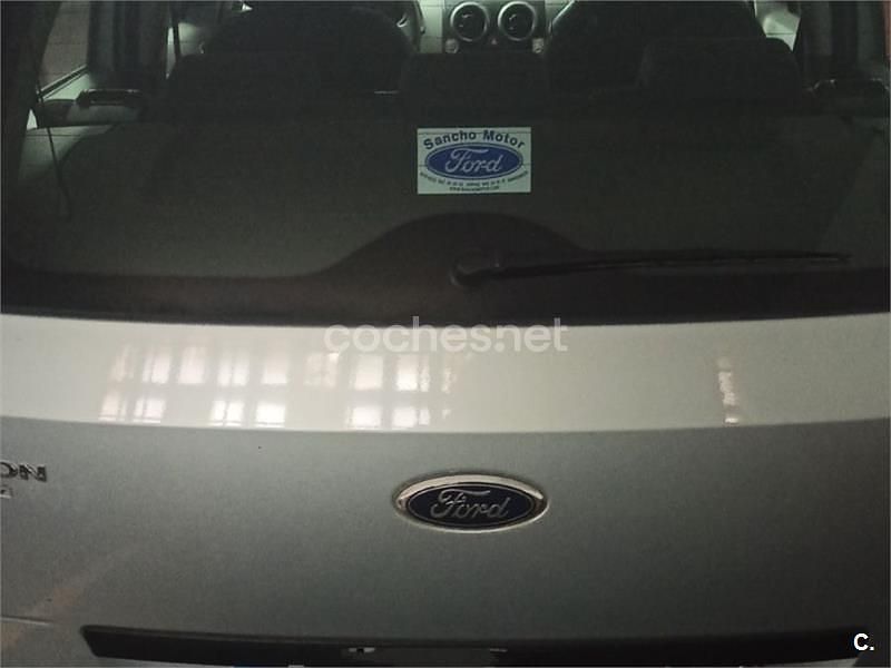 Usado Ford Fusion Trend 80 CV (58 kW) 2003 Gris / plata Utilitario