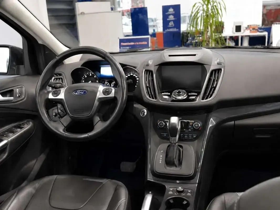 Usado Ford Kuga Titanium 179 CV (131 kW) 2016 Blanco SUV