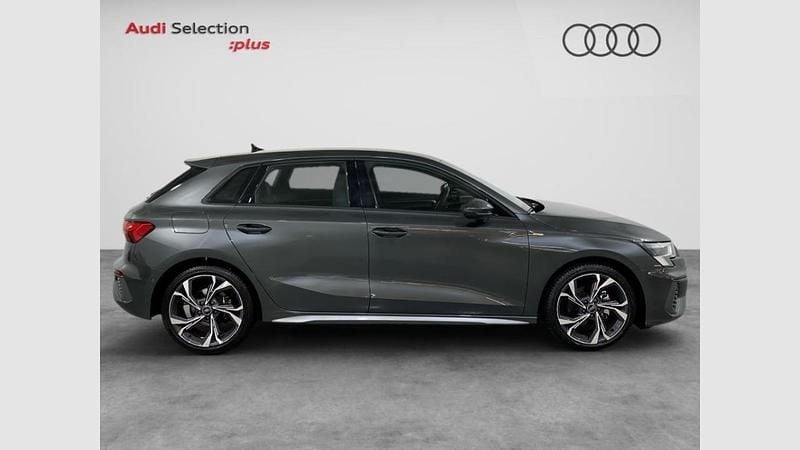 Usado Audi A3 150 CV (110 kW) 2024 Gris daytona efecto perla Berlina