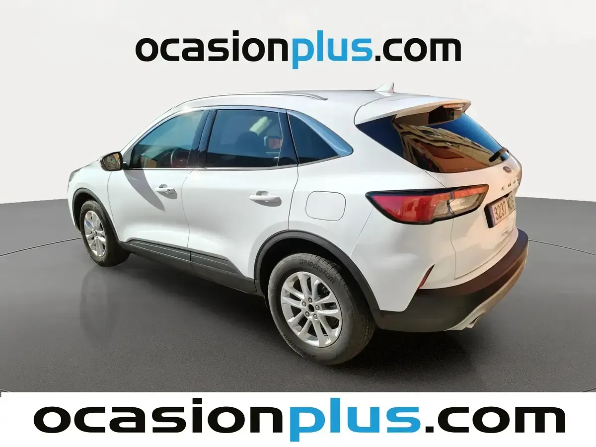 Usado Ford Kuga Titanium 120 CV (88 kW) 2022 Blanco SUV