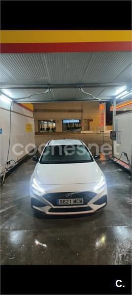 Blanco Usado 2022 Hyundai i30 Berlina | 27.000 € (Buen precio) - Imagen 1/4