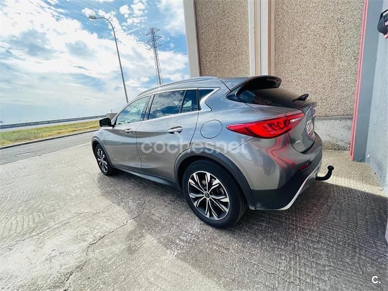 Usado Infiniti QX30 Premium 170 CV (125 kW) 2019 Gris / plata SUV