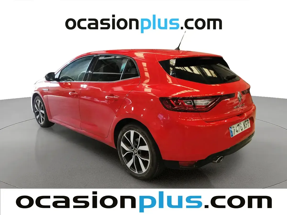 Usado Renault Mégane Zen 110 CV (80 kW) 2017 Rojo