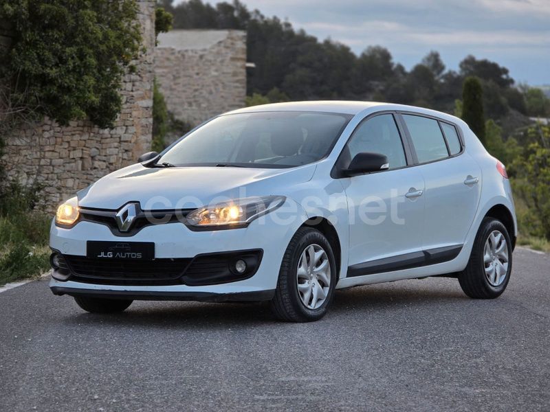 Blanco Usado 2014 Renault Mégane III Business Berlina | 6400 € (Buen precio) - Imagen 1/4