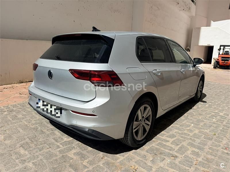 Usado VW Golf VIII 115 CV (84 kW) 2021 Gris / plata Berlina