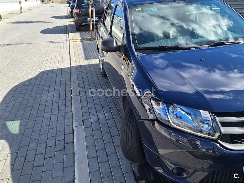 Usado Dacia Logan Ambiance 75 CV (55 kW) 2016 Azul Berlina