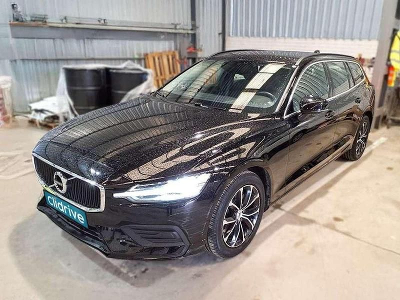 Usado Volvo V60 Momentum 190 CV (139 kW) 2022 Negro Familiar