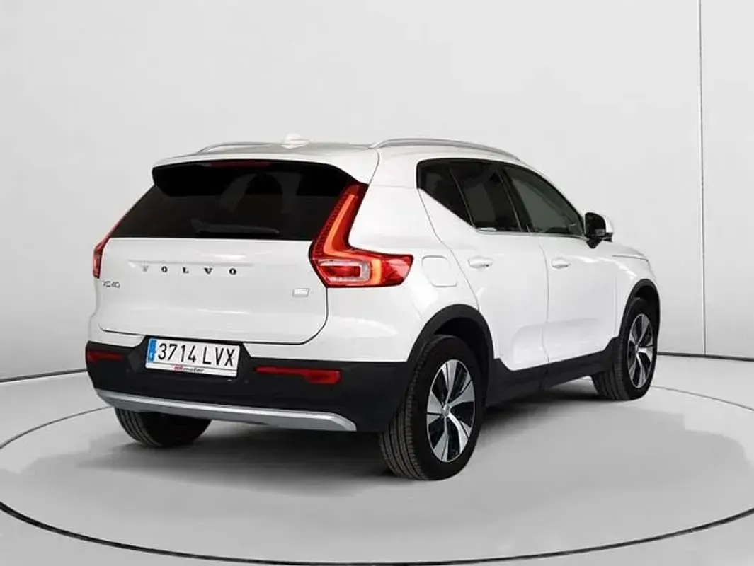 Usado Volvo XC40 Core 211 CV (155 kW) 2022 Blanco SUV