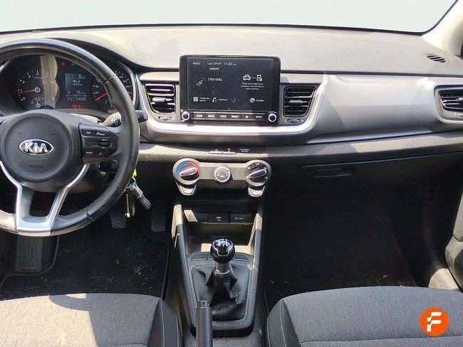 Usado Kia Stonic 100 CV (73 kW) 2021 Blanco SUV