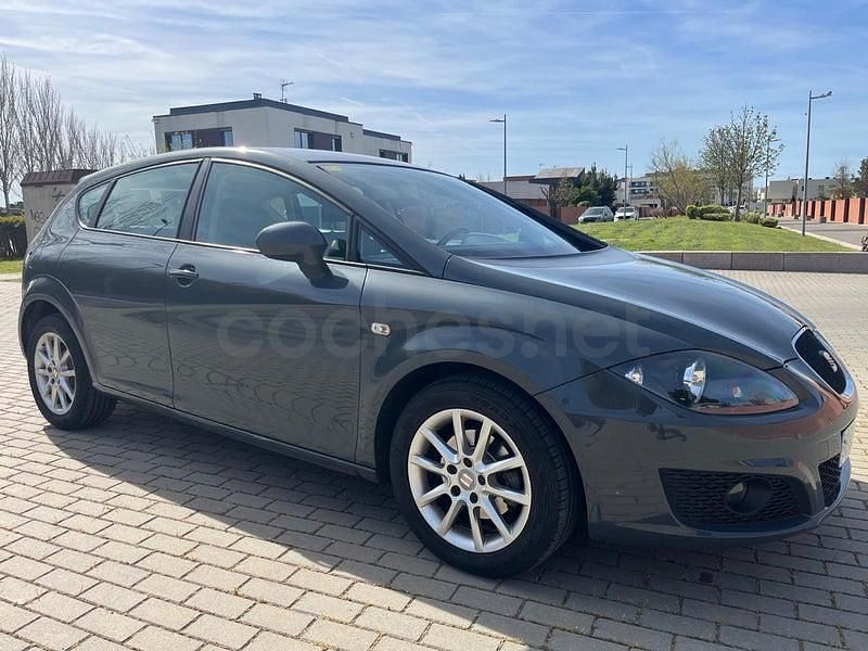 Usado Seat Leon Ecomotive 105 CV (77 kW) 2009 Gris / plata Utilitario