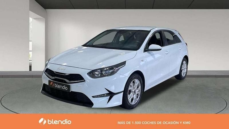 Blanco Usado 2023 Kia Ceed Utilitario | 16.790 € (Precio justo) - Imagen 1/4