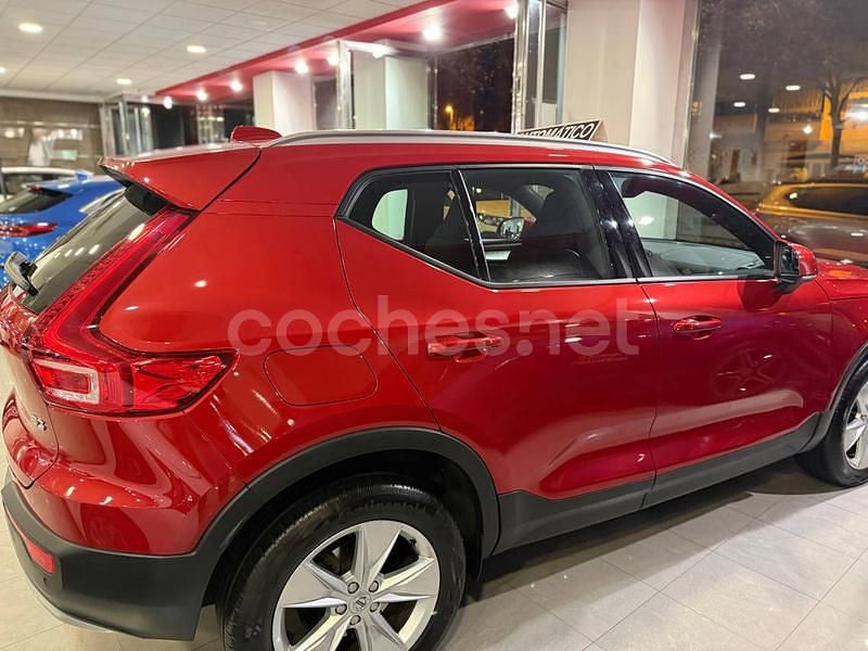 Usado Volvo XC40 Core 163 CV (119 kW) 2024 Rojo SUV