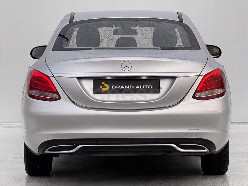 Usado Mercedes C180 120 CV (88 kW) 2014 Gris / plata Berlina