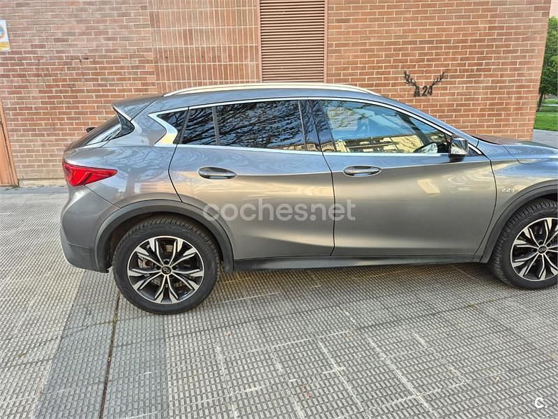 Usado Infiniti QX30 Premium 170 CV (125 kW) 2019 Gris / plata SUV