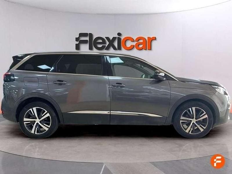 Usado Peugeot 5008 Active 131 HP (96 kW) 2019 Cinzento SUV