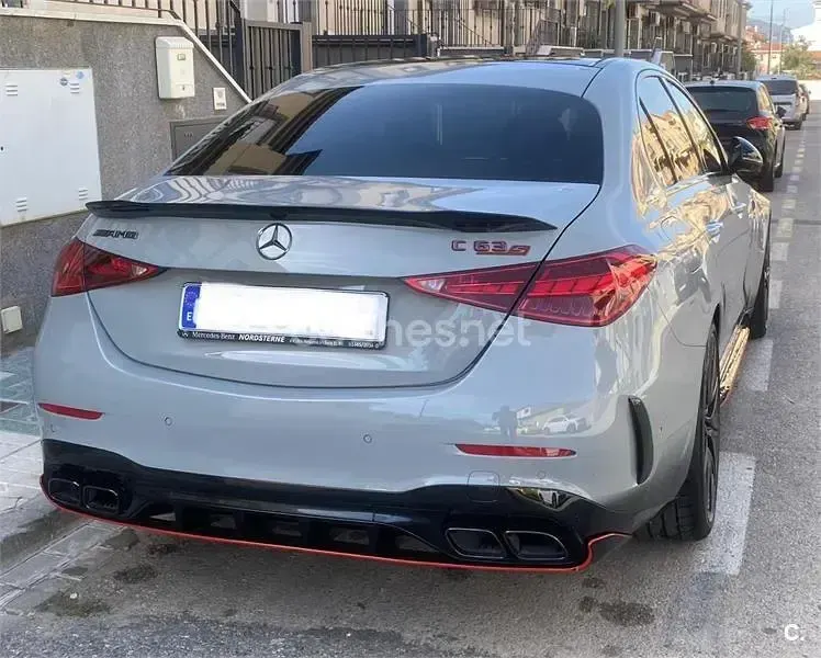 Usado Mercedes C63S AMG 680 CV (500 kW) 2024 Gris / plata Berlina