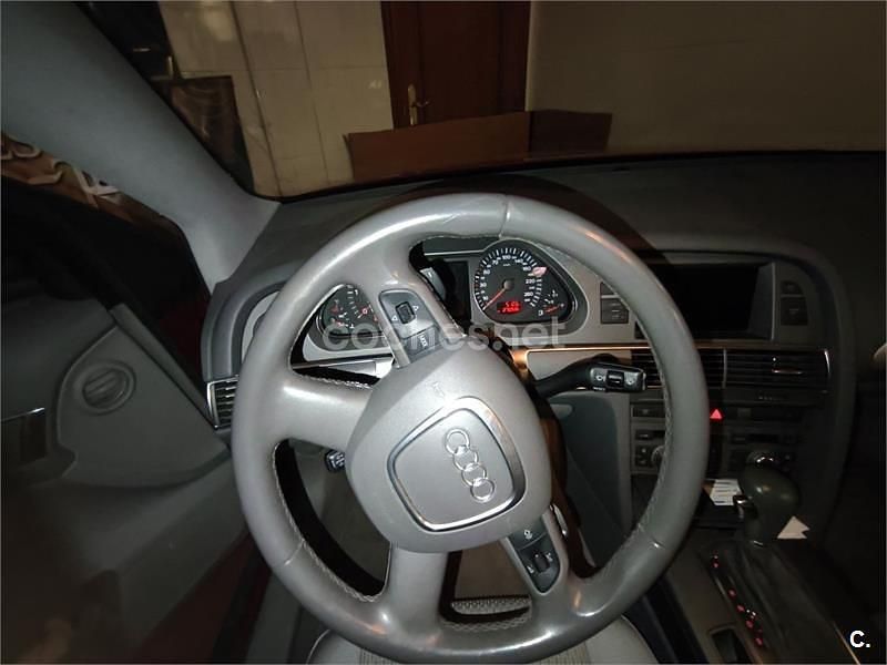 Usado Audi A6 225 CV (165 kW) 2004 Granate Berlina
