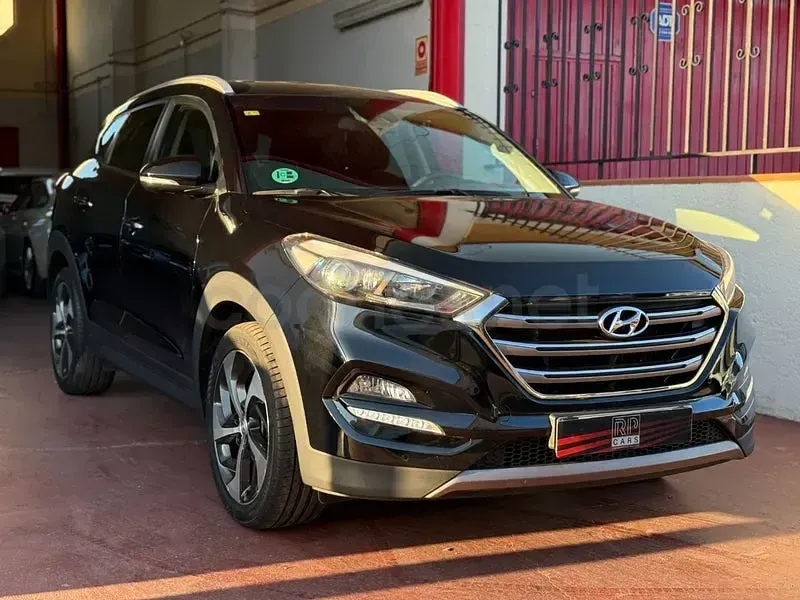 Usado Hyundai Tucson 136 CV (100 kW) 2016 Negro SUV