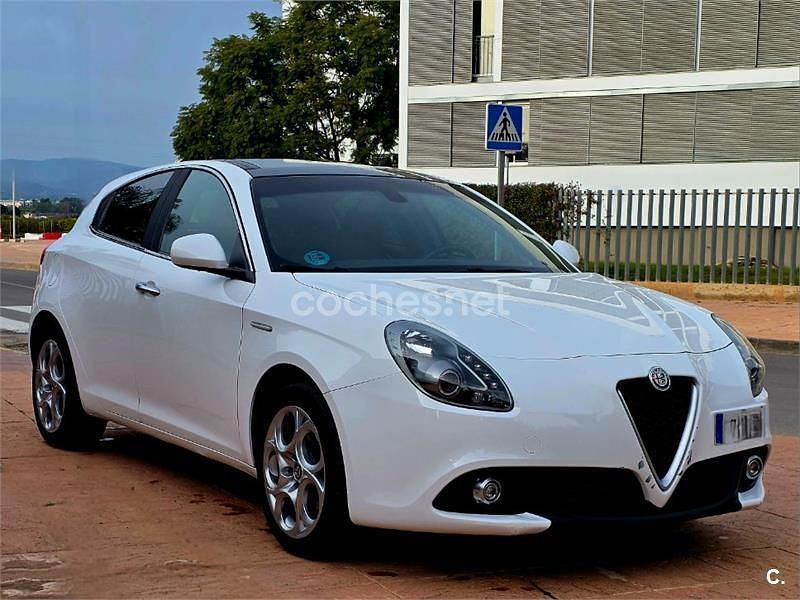 Usado Alfa Romeo Giulietta Super 120 CV (88 kW) 2017 Blanco Berlina