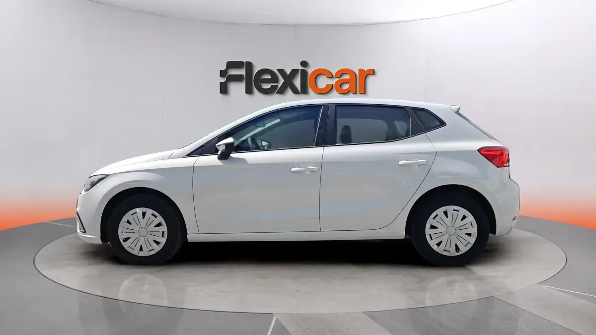 Usado Seat Ibiza Reference 95 CV (69 kW) 2024 Blanco Utilitario