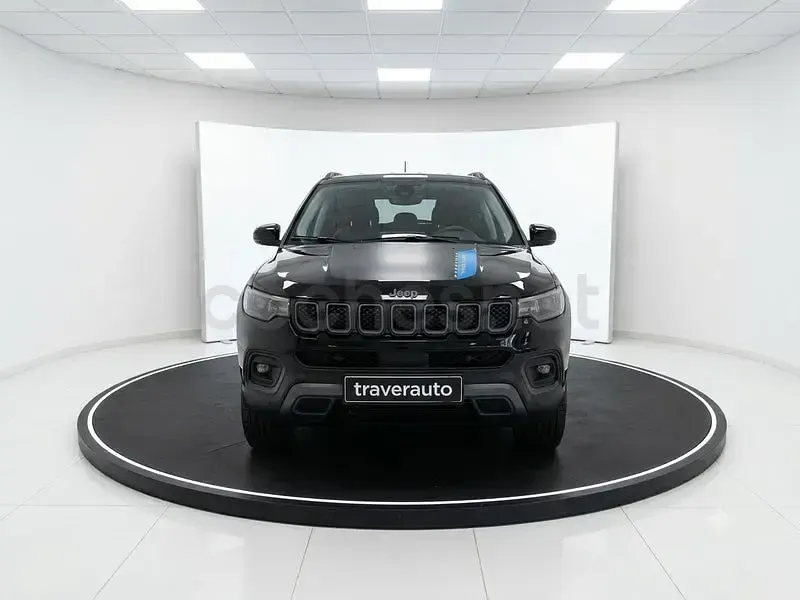 Usado Jeep Compass Trailhawk 241 CV (177 kW) 2022 Negro SUV