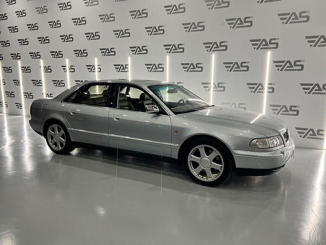 Usado Audi A8 340 CV (250 kW) 1998 Gris Berlina