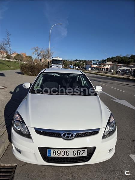 Usado Hyundai i30 Classic 90 CV (66 kW) 2009 Blanco Berlina