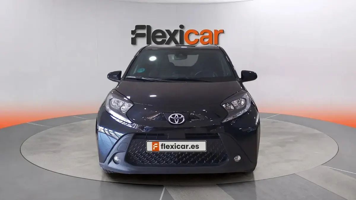 Usado Toyota Aygo X Play 72 CV (52 kW) 2024 Negro SUV