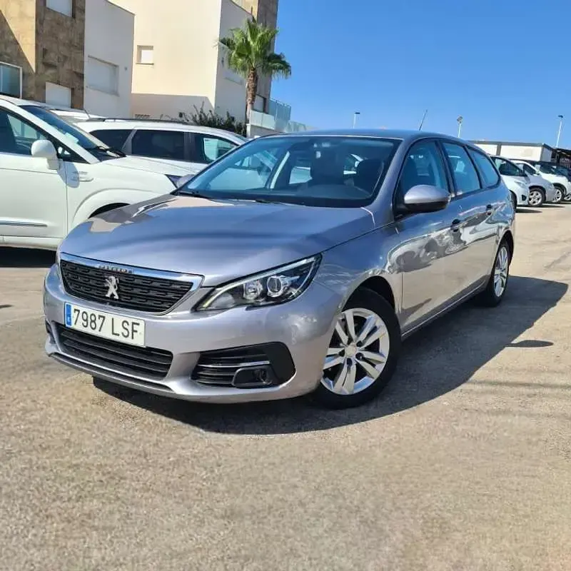 Usado Peugeot 308 SW Active 131 CV (96 kW) 2021 Gris Familiar