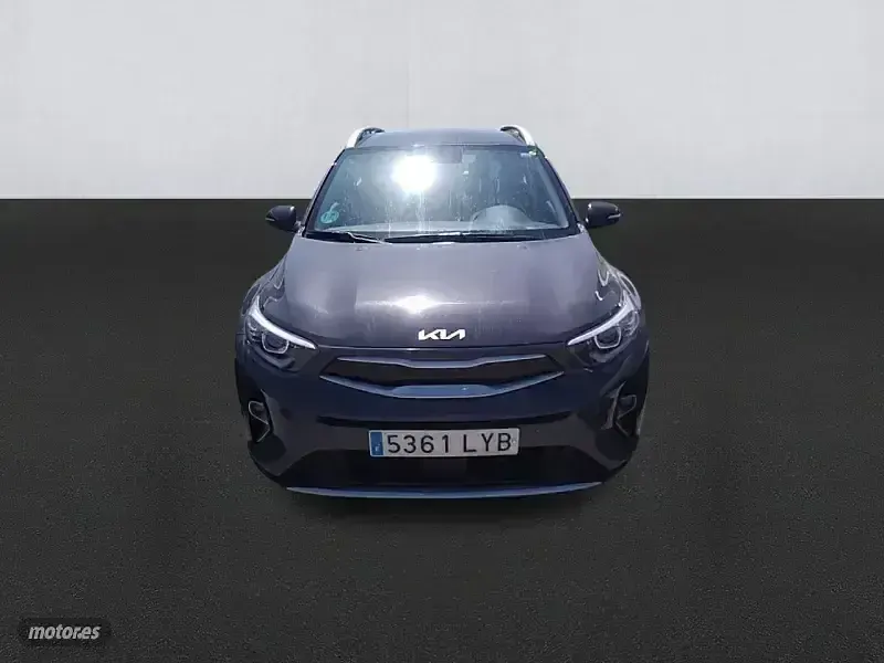 Usado Kia Stonic 120 CV (88 kW) 2022 Gris SUV
